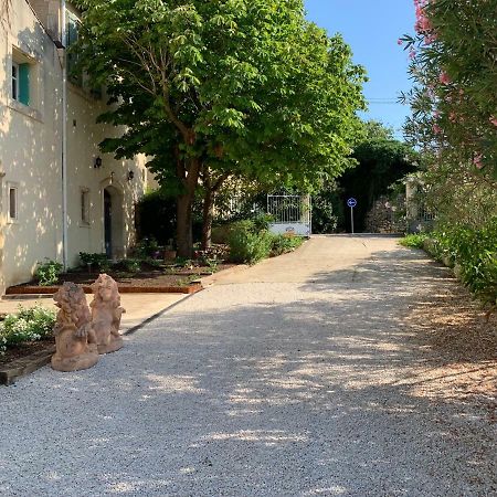 Auberge Du Chateau Margon  Buitenkant foto